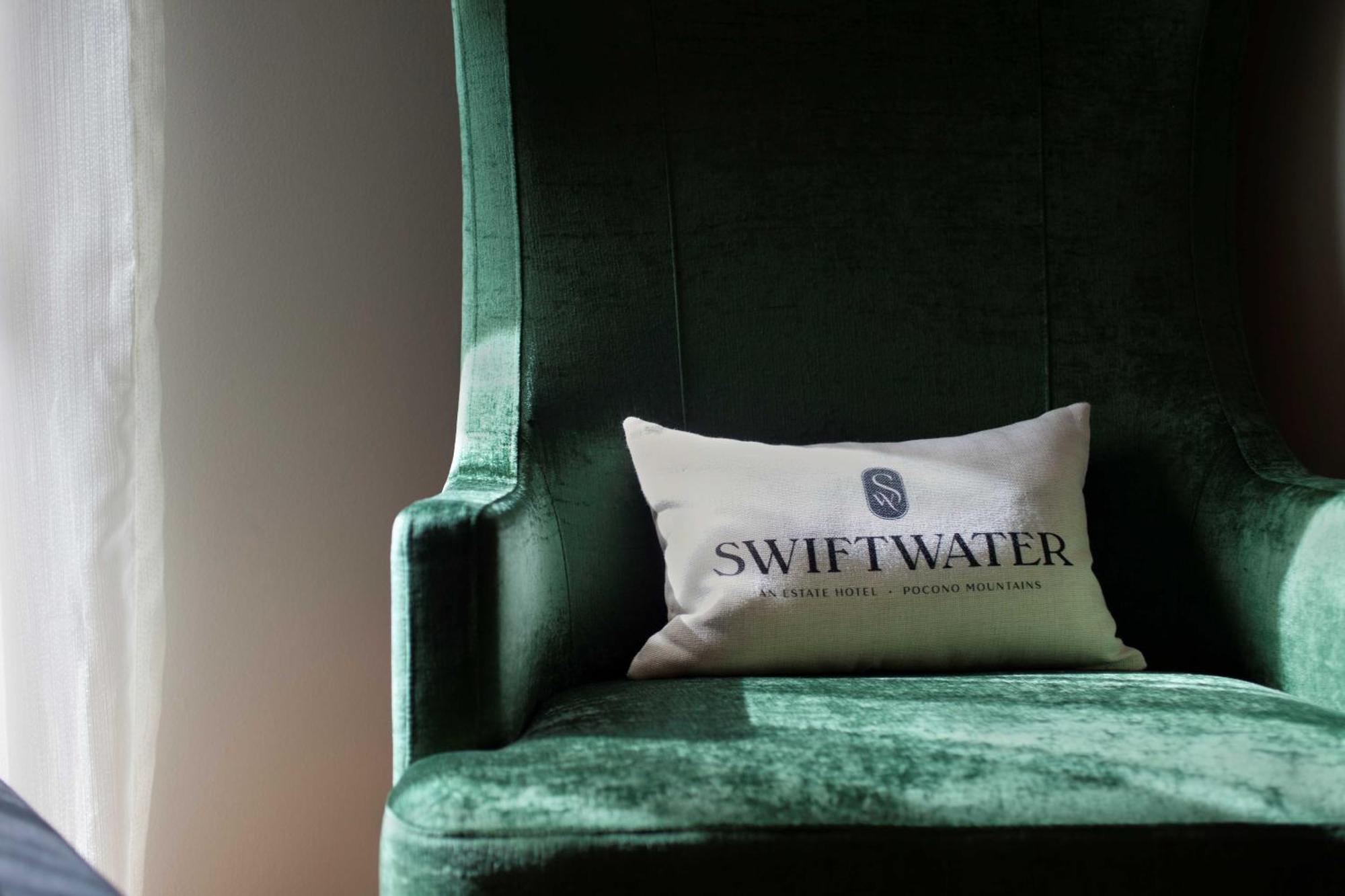 The Swiftwater Hotel Exterior foto